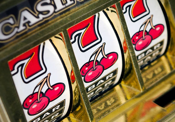tigelon platform interface showing football betting, live tables, and slot games